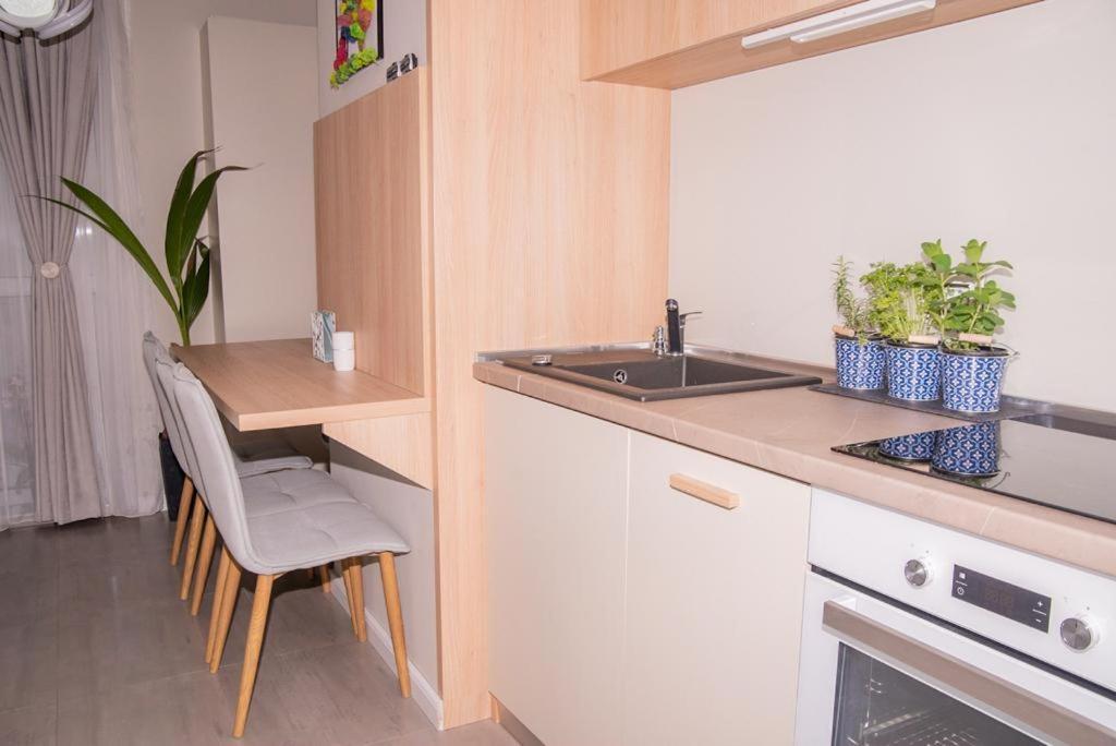 Anda Appartement Mamaia Buitenkant foto